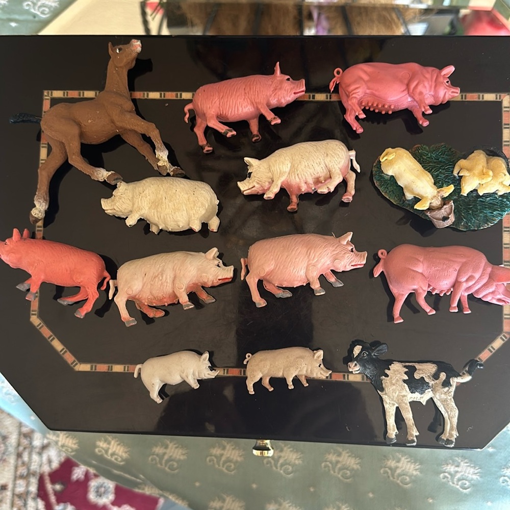 13 Piece Lot of Farm Animals for Model train